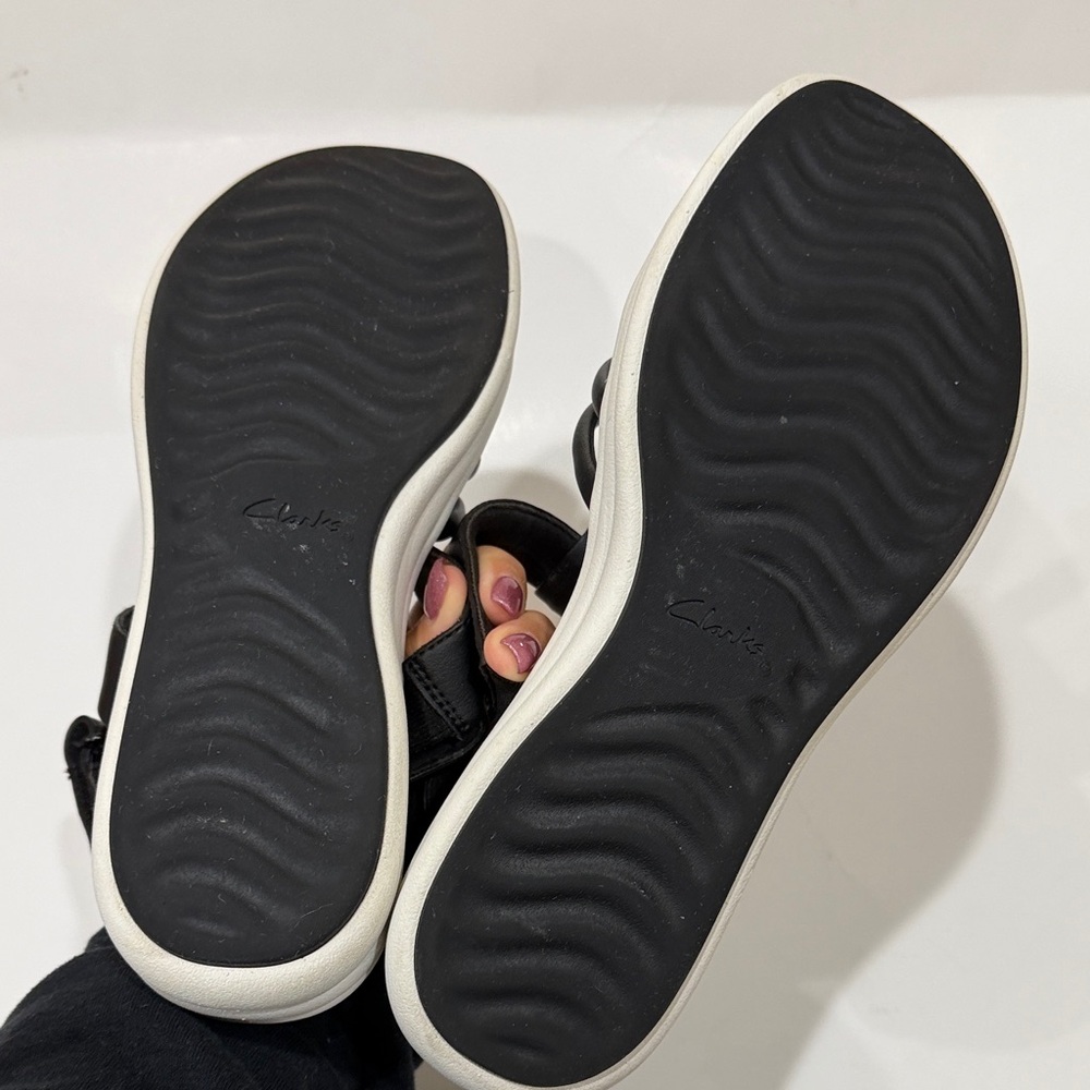 Clarks Cloudsteppers Cushion Soft Black and White Strappy Wedge Sandals - Picture 5 of 8